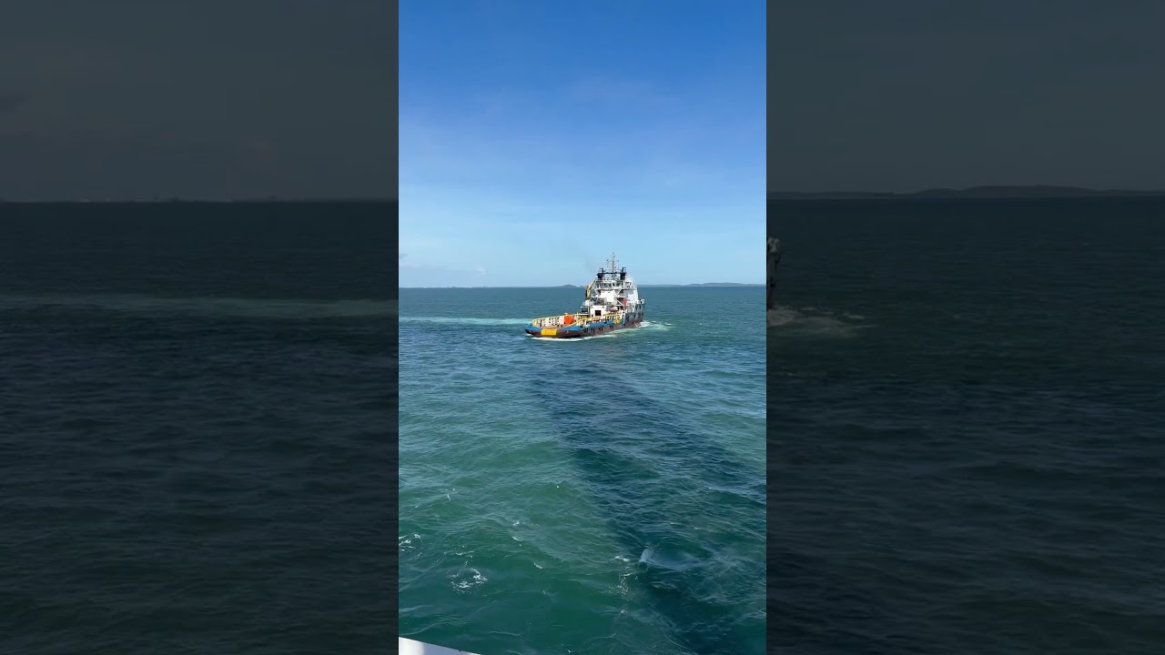 Incredible Manoeuvring Skills by Captain Ridhuan in Offshore Operations!