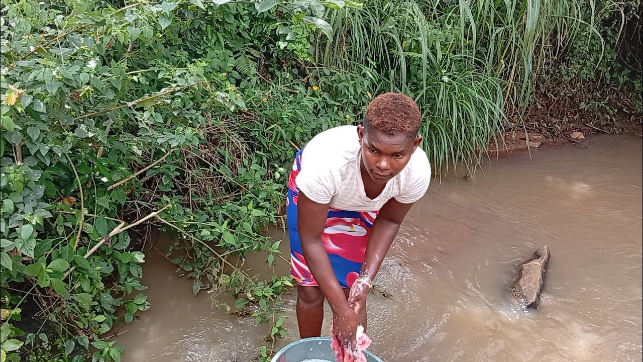 WASHING CLOTHES TO THE RIVER @iammarwa 