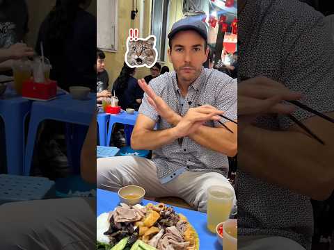 Ace ăn bún đậu chấm gì cơ?  | WillinVietnam #shorts