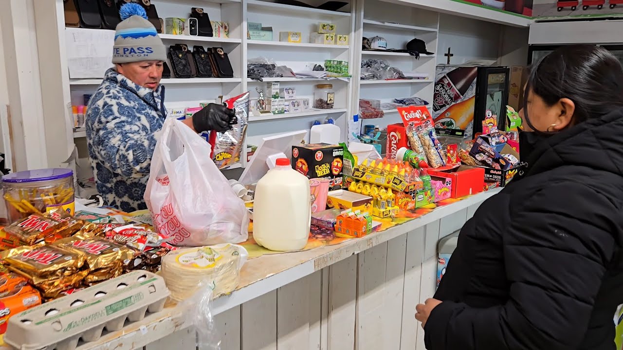 Alistandonos para Celebrar un día especial a Doña Maria 