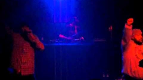 Ugly Duckling - La Revolucion live Conne Island