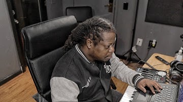 Increase The QUICK FADE To Make Mixed Samples More Usable! Nard & B Making A Beat From Scratch