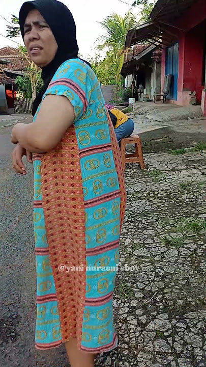 lempar batu sembunyi tangan