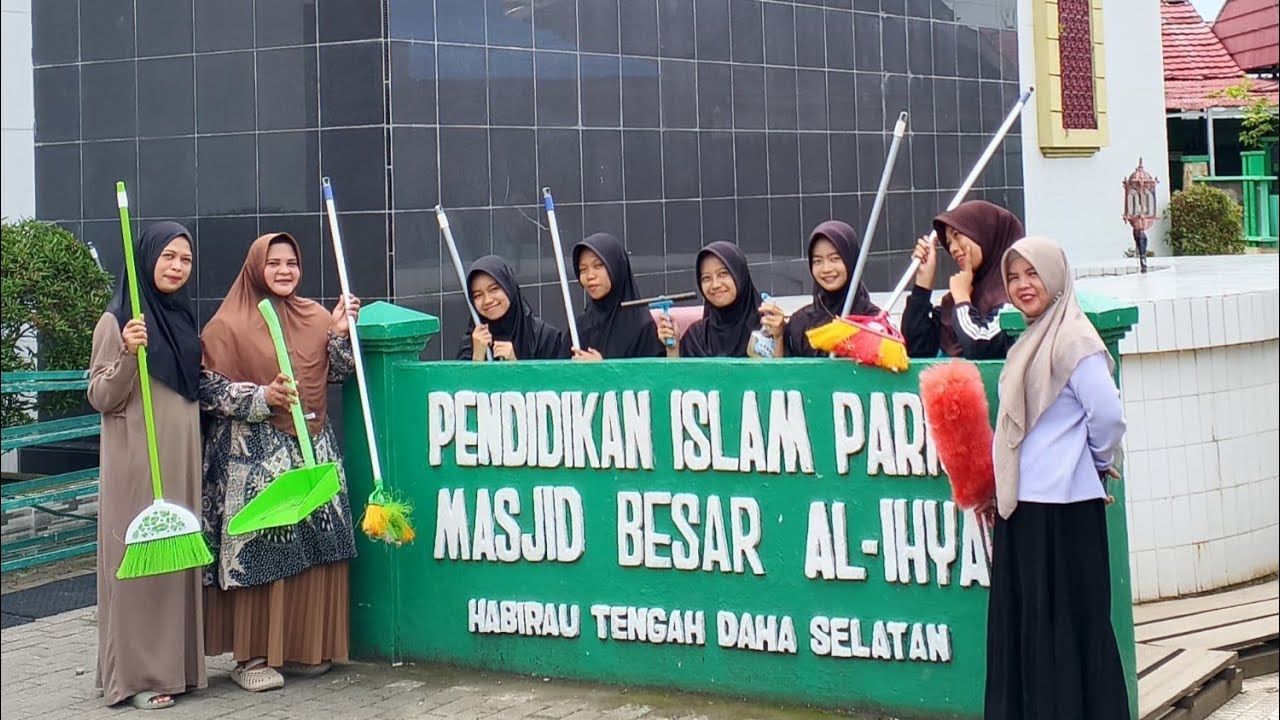 MTsN9HSS Laksanakan BBM(Bersih Bersih Mesjid)