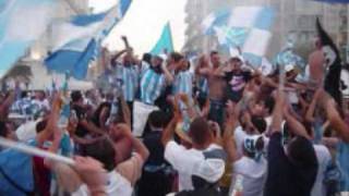 Video thumbnail of "inno pescara festeggiamenti serie B nave di cascella"