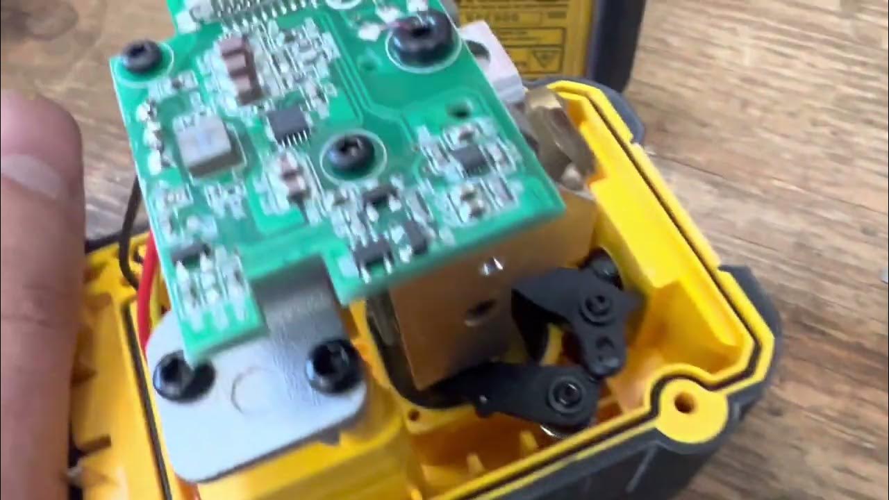 Fixing a dewalt laser level. Power not turning on. YouTube