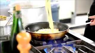 「極太タラバ蟹と噴火湾産ホッキ貝のパスタ」 調理担当:今井大介シェフ