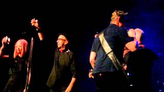 Garbage - Shirley's dad onstage - Usher Hall Edinburgh, 14 November 2015