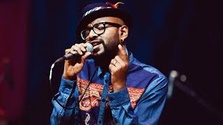 Video-Miniaturansicht von „Badtameez Dil Live || Benny Dayal Live“