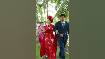 Đám cưới: Rước dâu đi bộ trên đường làng
