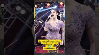 Download Lagu Aku yang sendiri tanpa cinta.. semenjak kau dan aku berpisah.. by Silvy Kumalasari #videoshorts MP3