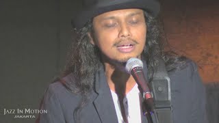 Gugun Blues Shelter - Old Friend @ Motion Blue Jakarta 28/5/16 [HD]