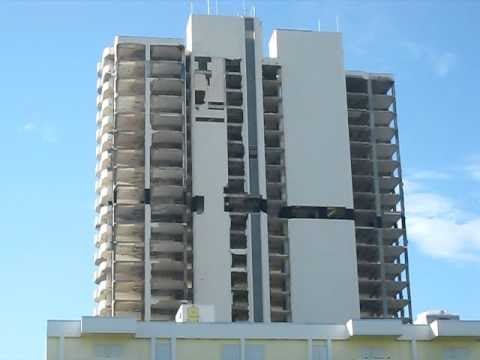 1515 flagler building collapses (at around 1:00 )