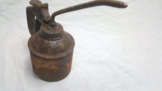 Rusty Oil Can Restoration (oiler)