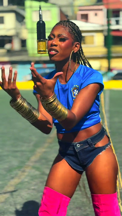 MC Soffia & Gold Up & Little Lion Sound - Olha Pra Mim