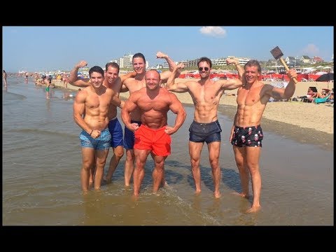 VOOR HET EERST MET JIN EN DE HELE GROEI-FAMILIE FLANEREN OP HET STRAND🏆