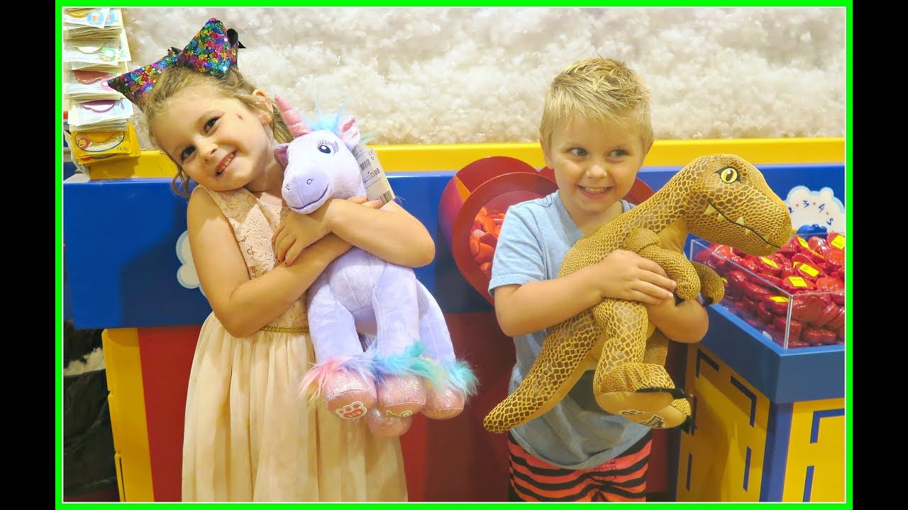 Trip to BUILD A BEAR! NEW Jurassic World T Rex & Enchanted Unicorn!