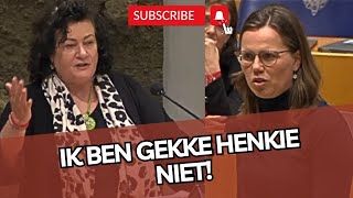 Caroline van der Plas laat Bikker ALLE HOEKEN van de kamer zien! 'Ik ben GEKKE HENKIE niet!'