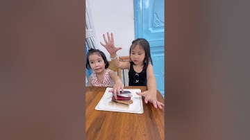 Tiếng Anh Giao Tiếp Phan Thiết: Misa and Cami practice talking about Bathroom Objects