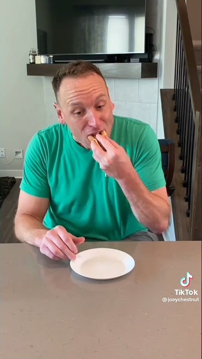 Download lagu How Do Joey Chestnut Eat Hot Dog So Fast #shorts #viral #joeychestnut