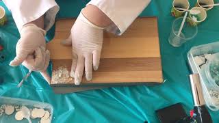 طريقة استخدام الايبوكسي ريزن لتزيين طبق التقديم الخشبي cheeseboard resin decoration