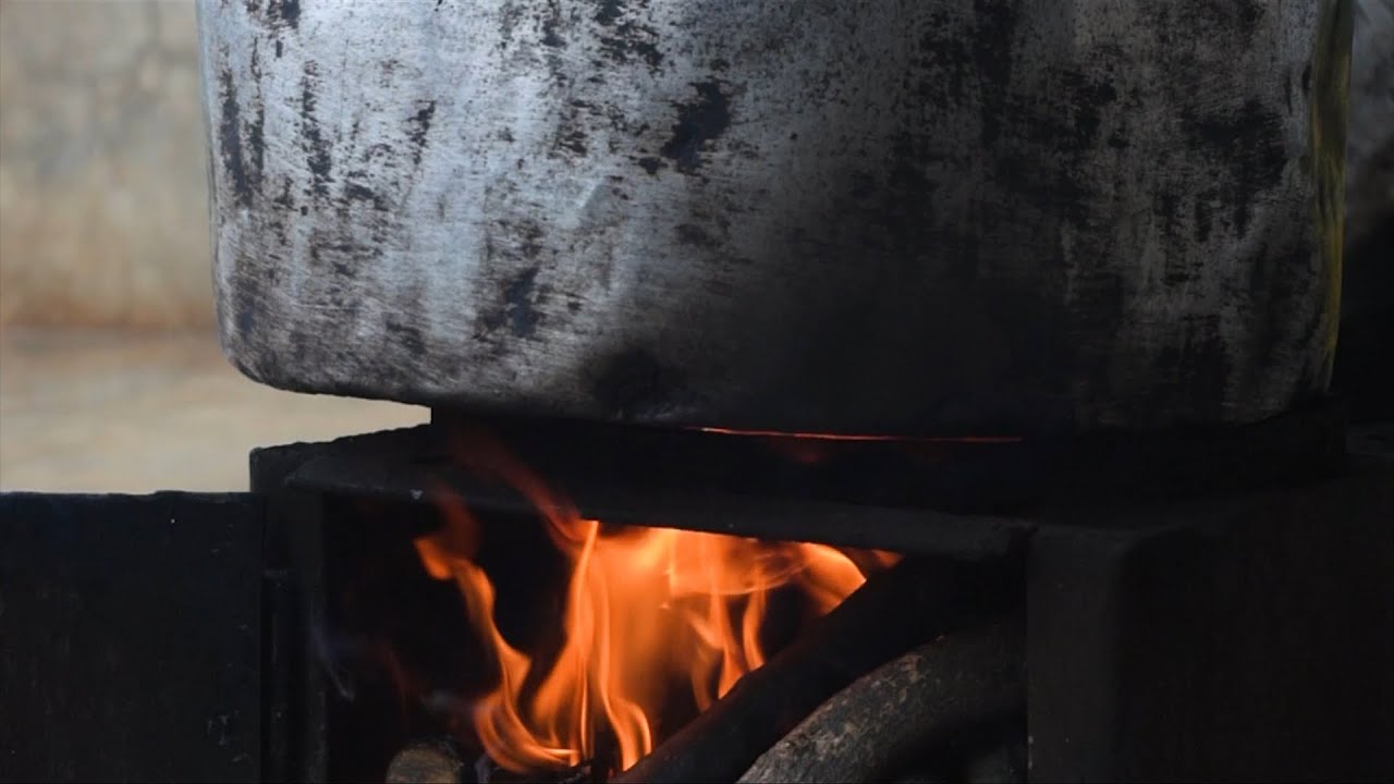 شاهد | الهريس أكلة تراثية مشهورة في قرية بفطامون بريف إدلب | صباح سوريا