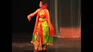 Koreografi 3 - Ronggeng Dukuh Paruk (Nofa Rina Anggraeni & Dian Previtasari)