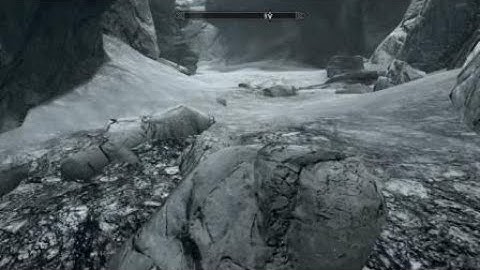 Easily defeat Frost Troll - 7000 steps to High Hrothgar - Skyrim
