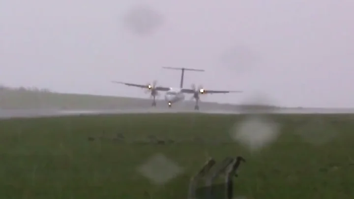 Bombardier Q400 struggles to land in strong crosswinds in the Azores