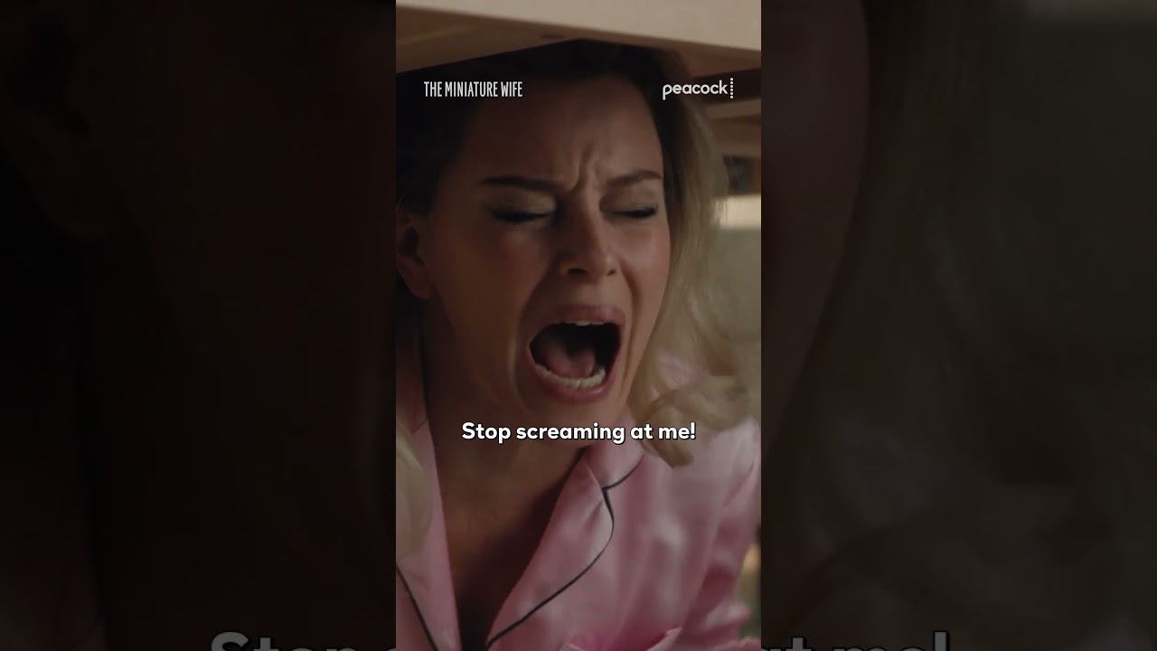 This seems like the perfect time to freak out 😅 #TheMiniatureWife #ElizabethBanks #Shorts