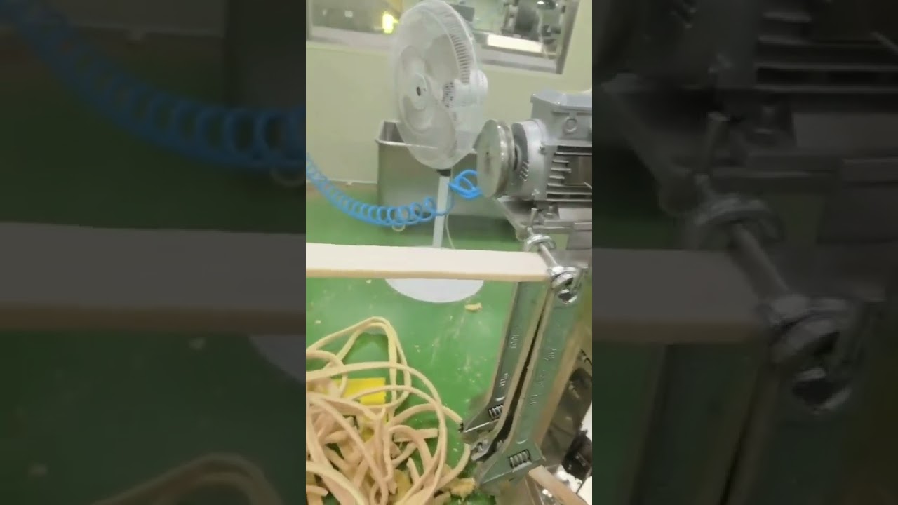 Puff Snack Food Processing Machine Maize Rice craker Puff Snack Food Extruder Making Machine