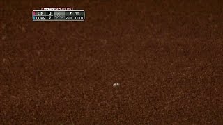 Fan gets home run ball, ring falls on field screenshot 3