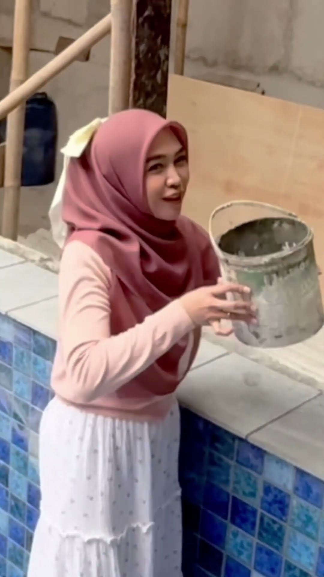 Yakin? Kolam renang 10 meter RUMAH RIA RICIS?