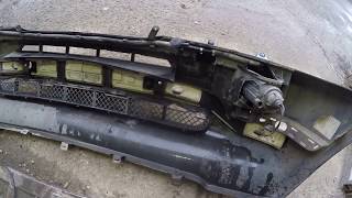 картинка: BMW X5 E53 снятие бампера, фар и телевизора (BMW X5 E53 removing the bumper, headlights and TV)