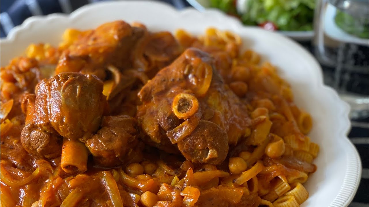 مكرونة بالبصلة من الوصفات الي يستخدم فيها اللحم الضان