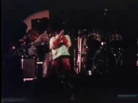 Bob Marley One Love Concert 1978 - Jammin [real lightning strike as Bob speaks to Jah.]