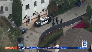 Man killed in driveway of Hollywood Hills home