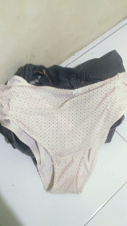 Celana dalam bekas pakai wanita