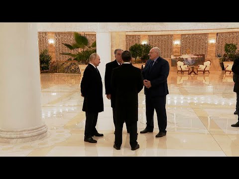 Видео: Уникальные кадры! Путин, Токаев, Рахмон и Жапаров покидают Дворец Независимости