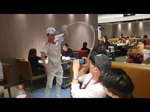 중국 샤브샤브 종업원의 쇼타임!!