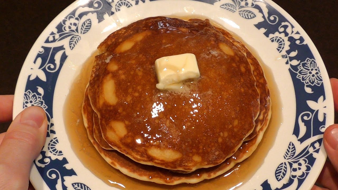 ASMR: Eating Fluffy Pancakes & Crispy Bacon (No talking)