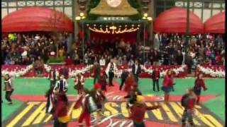 Macy's Thanksgiving Day Parade Finale - Stagedoor Manor - Santa Claus \/ I Believe