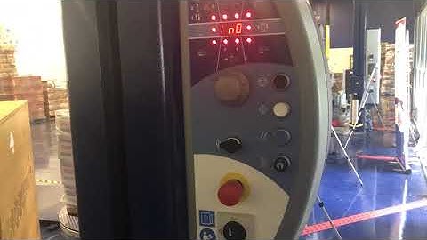 How to operate the control panel on Robopac