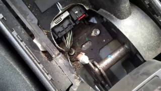 Регулировка стояночного тормоза на Mazda 3 BK 2003-2009 (Adjusting the parking brake)