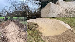 BACKYARD DIRT JUMP BUILD! {big mulch jump + digger}