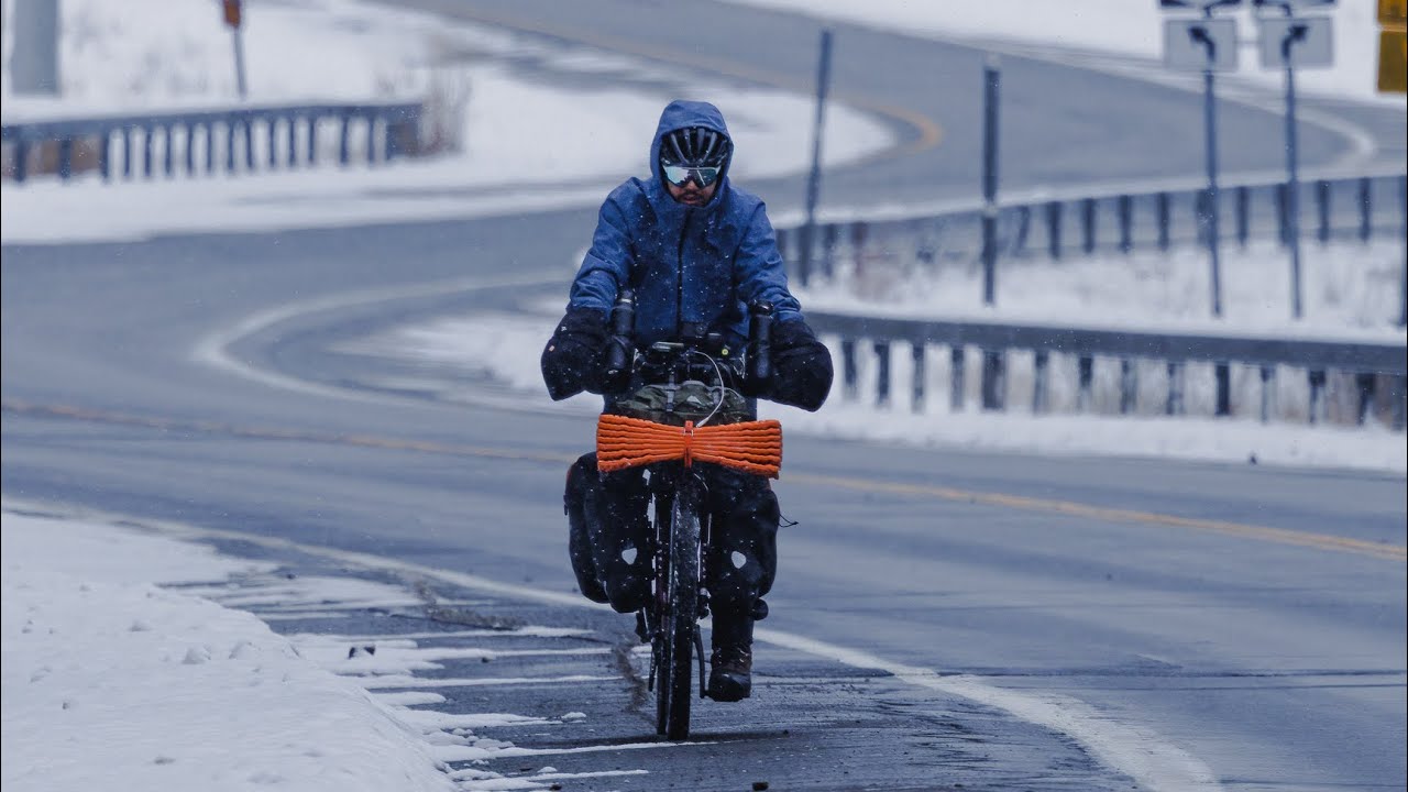 العالم بالدراجة 68 : علقت في عاصفة ثلجية -25 درجة! 