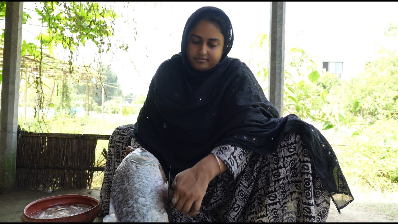 দেশী লাউ দিয়ে নদীর কাতল মাছের মাথা রান্না | Village life with Shampa