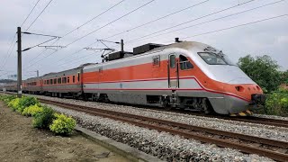 117次自強號通過(12車附掛親子車廂)