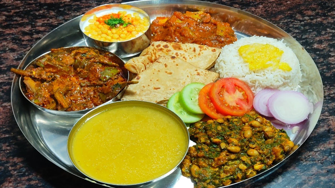 रोज रोज त्याच भाज्या खाऊन कंटाळा आला असेल तर नविन भाज्या करून करा दररोजच्या जेवणाची थाळी |