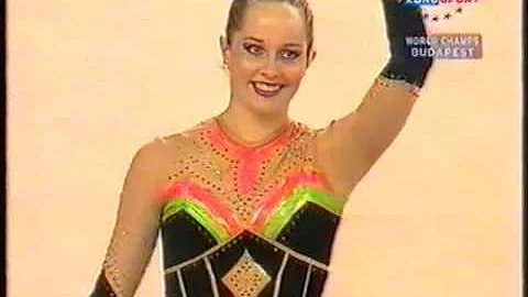 Mary SANDERS (USA) clubs - 2003 worlds Budapest EF